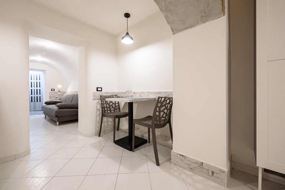 undefined Via Bellini 44 in Naples 9