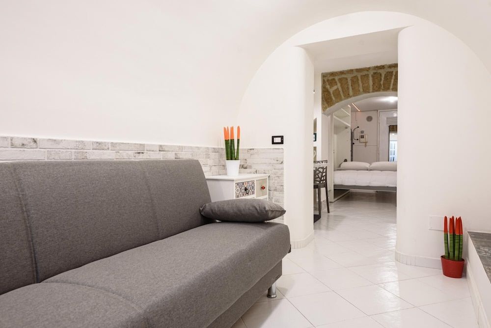 undefined Via Bellini 44 in Naples 4