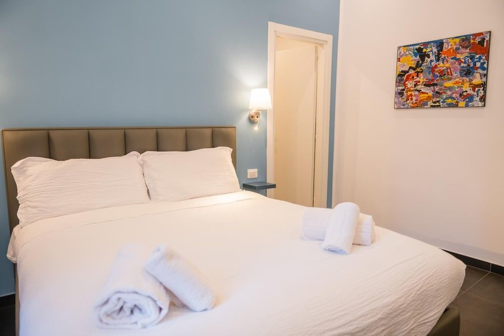 undefined Port Alba in Naples With 1 Bedrooms and 1 Bathrooms 4