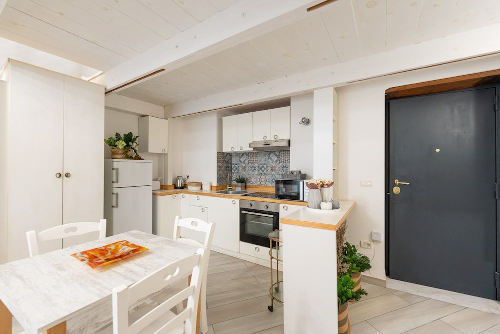 undefined Palazzo della Porta - Via Toledo 55 6