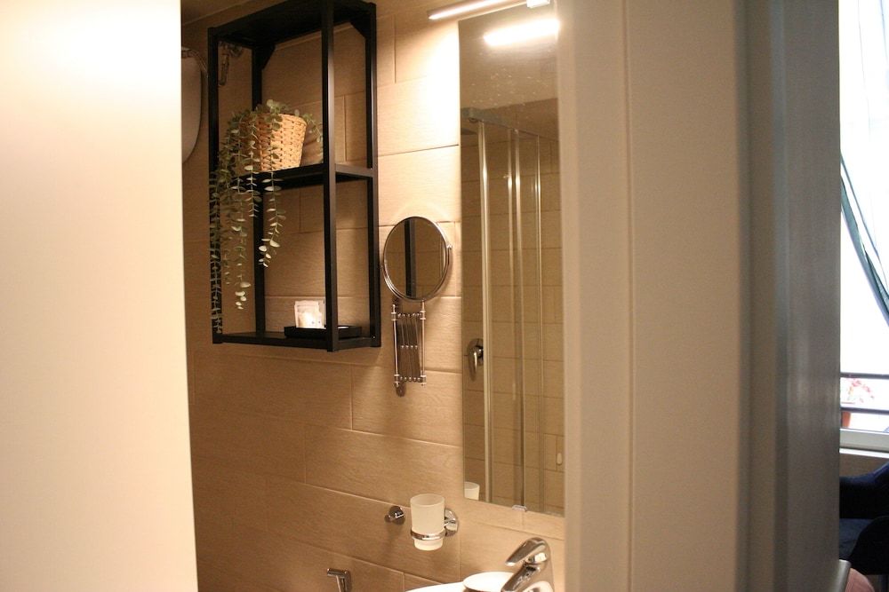 undefined H22 Hotel 8