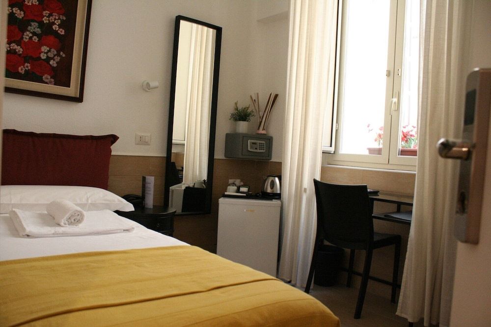 undefined H22 Hotel 10
