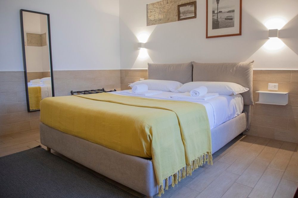 undefined H22 Hotel 5