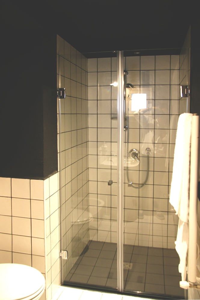 The Station Napoli Classic Room, 1 Queen Bed, Ensuite, Tower 2