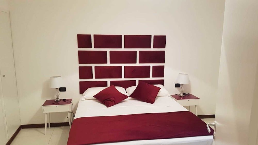 undefined Suitenapolibeb 10