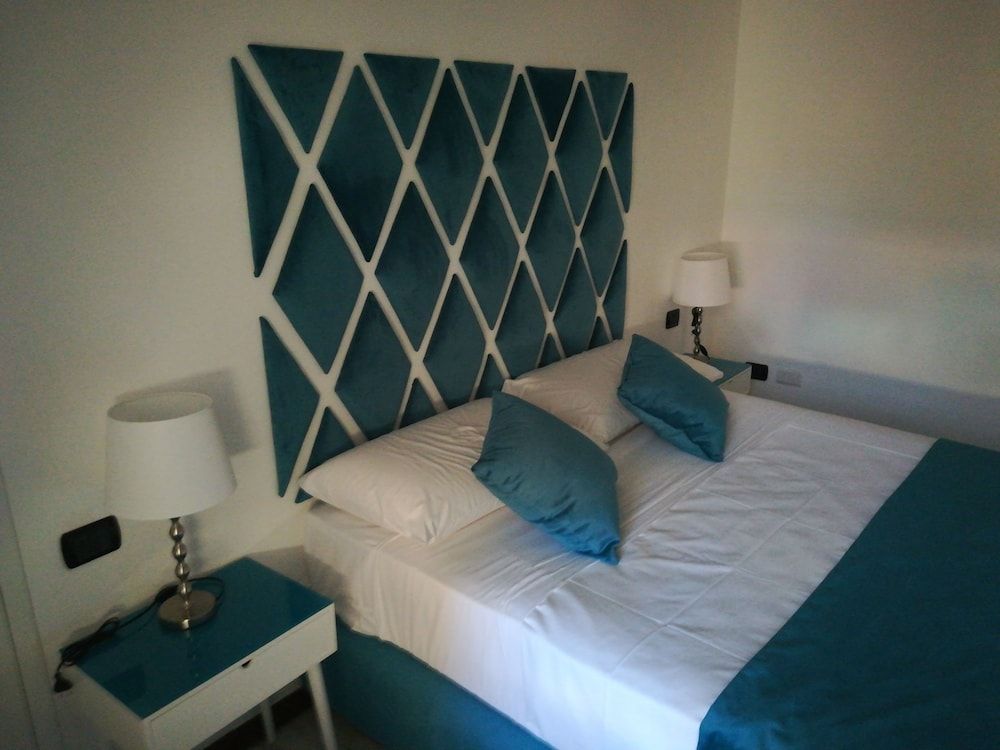 undefined Suitenapolibeb 6