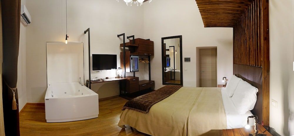 undefined Duomo Luxury Suites 3
