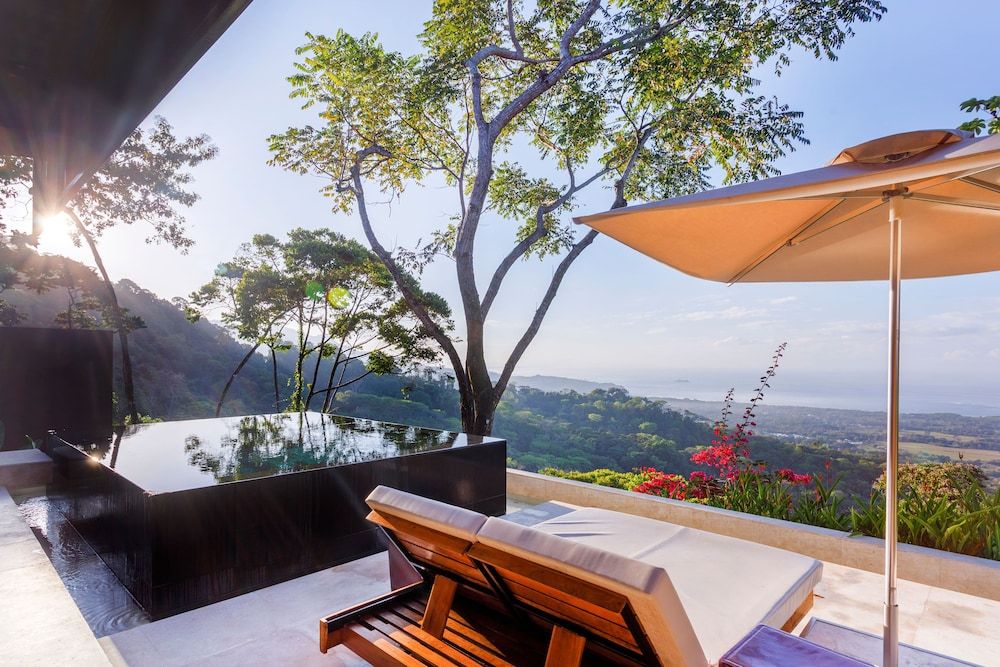 Kura Boutique Hotel Member of the Cayuga Collection Master Suite 9