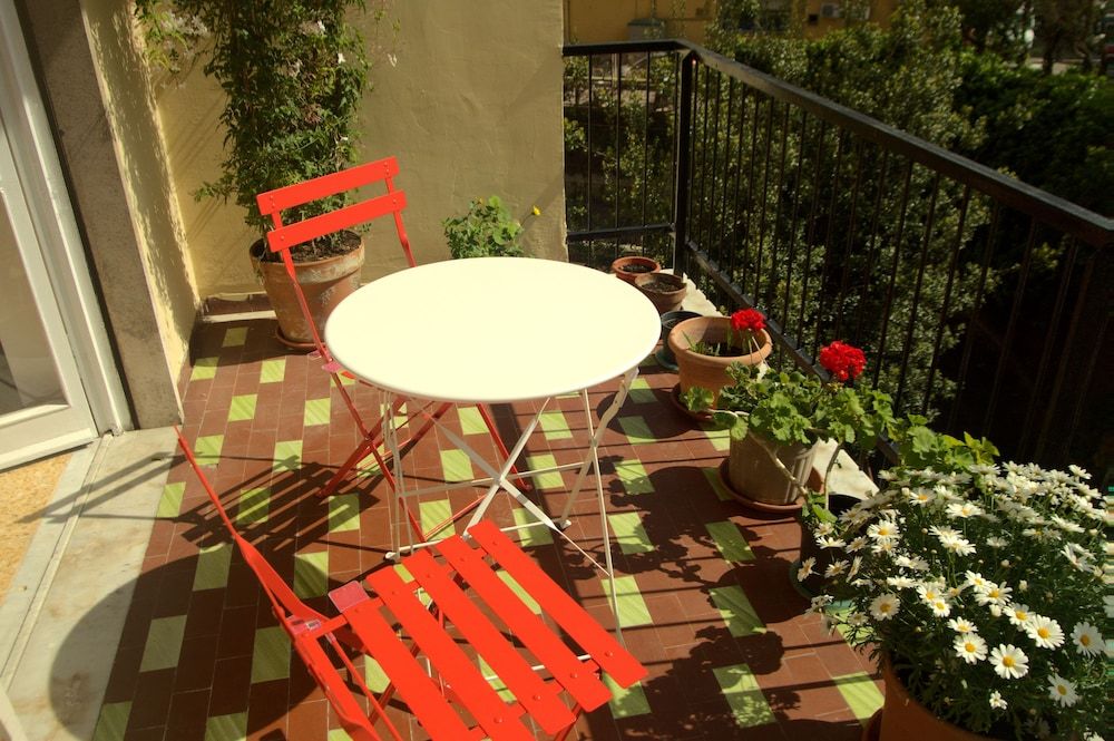 B&B Bibliotechina Classic Double or Twin Room, Balcony, City View (Musica) 6