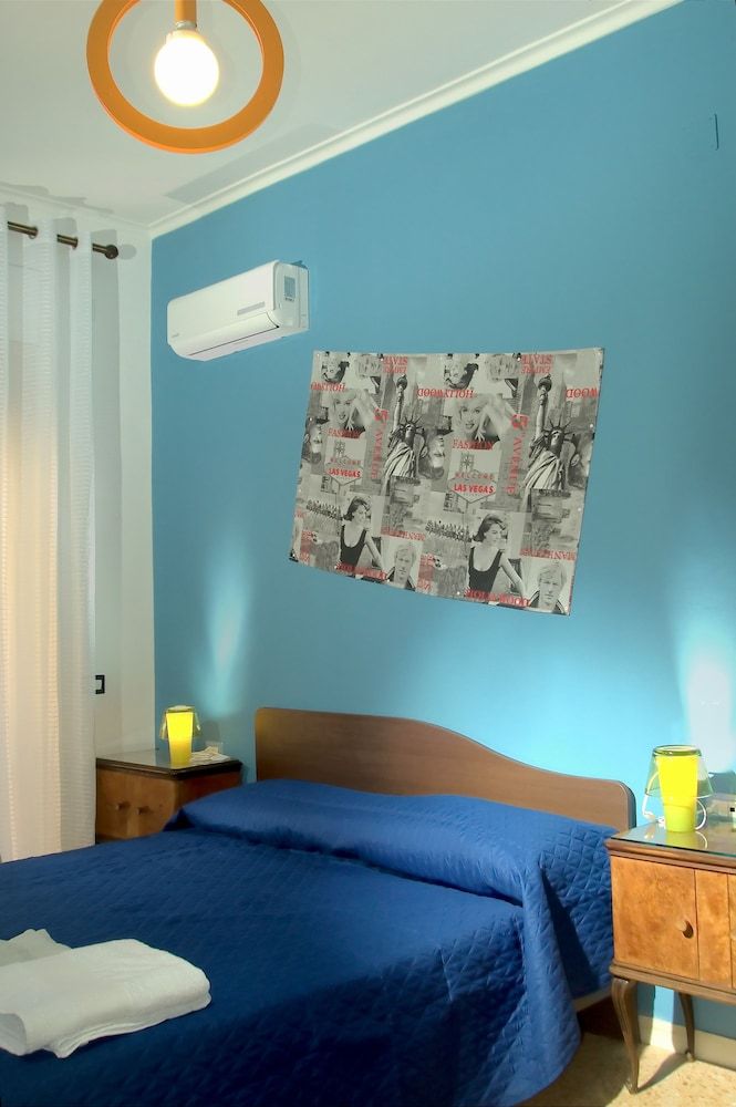 undefined B&B Bibliotechina 3