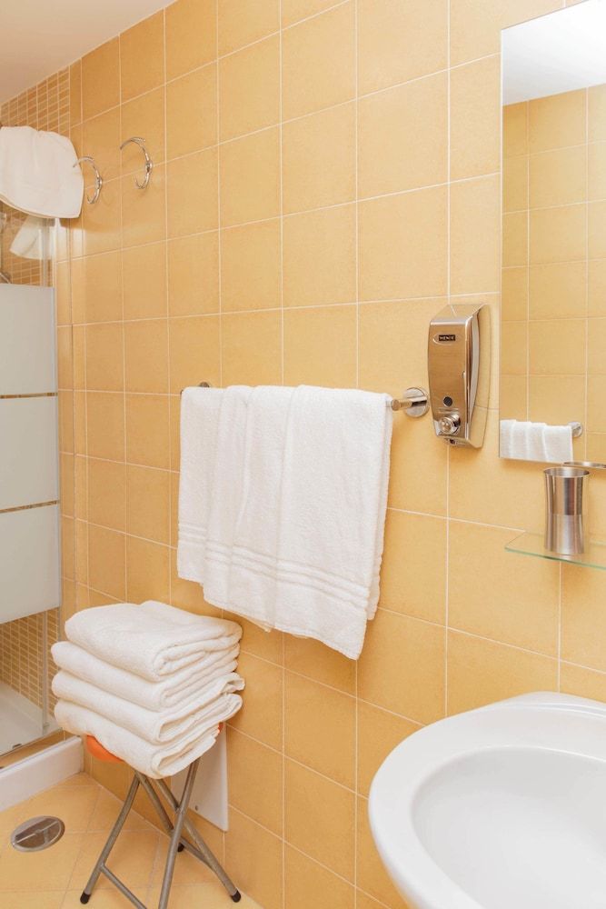 B&B Palazzo Carafa della Spina Double Room (Vesuvio) 12