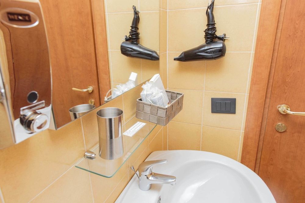 B&B Palazzo Carafa della Spina Double Room (Vesuvio) 6