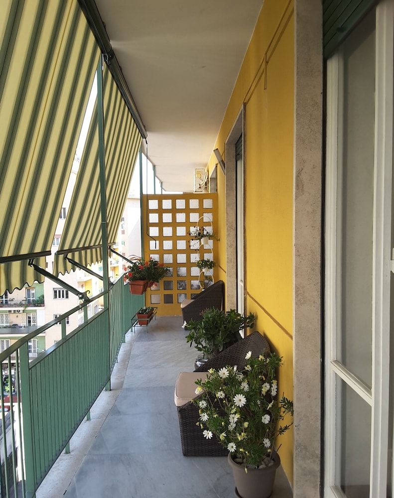 undefined B&B Carolina Napoli-Vomero 5