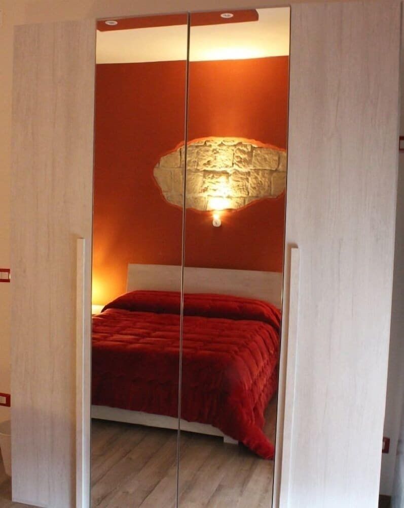 B&B Napoli Central Gate Double Room, 1 Queen Bed, Non Smoking, Balcony 4