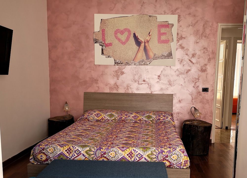 Smiling Naples Deluxe Double Room 6