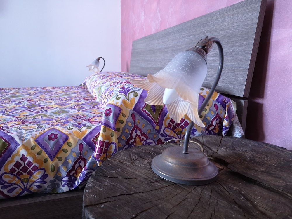 Smiling Naples Deluxe Double Room 5