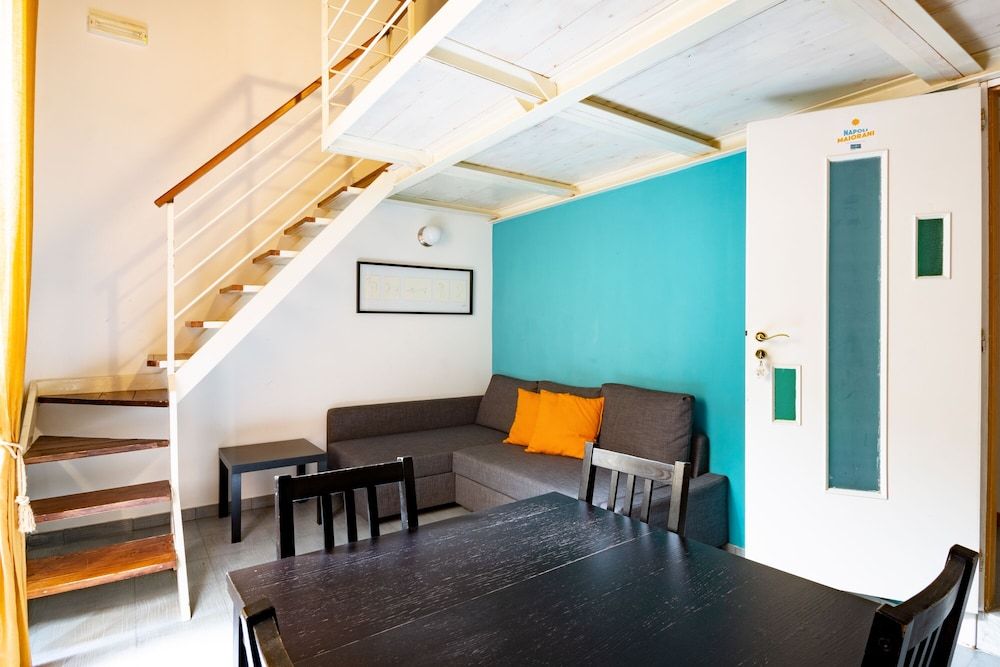 Napoli Napoli Quadruple Room 10