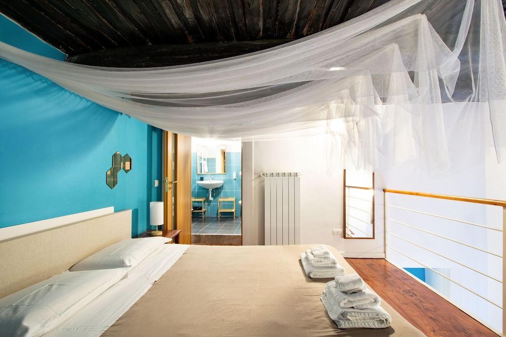 Napoli Napoli Quadruple Room 3