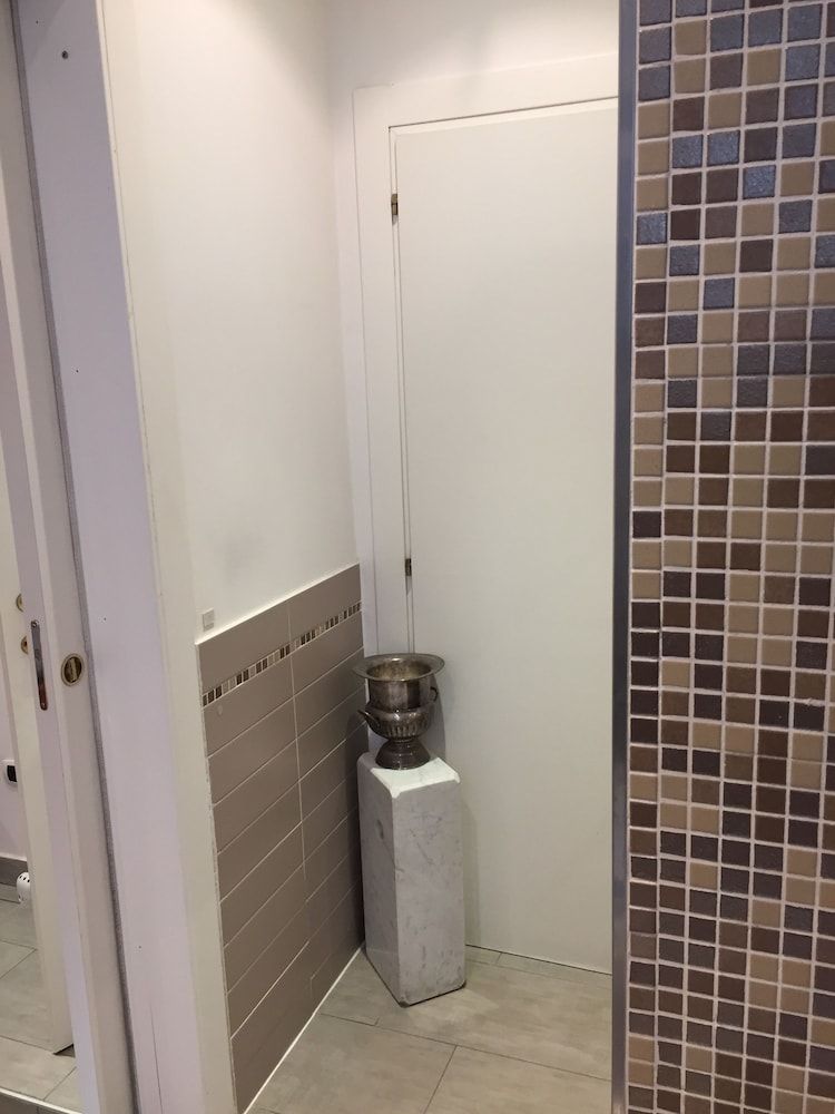 International Garibaldi Classic Double Room 9