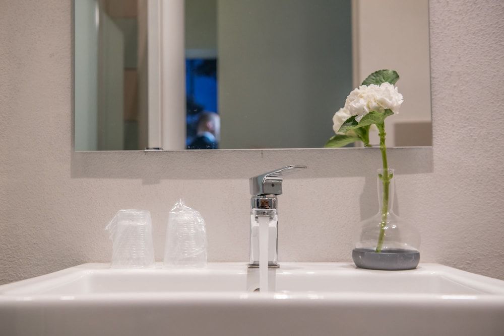 Medusa Chiaia 164 Deluxe Double Room (Yellow) 5