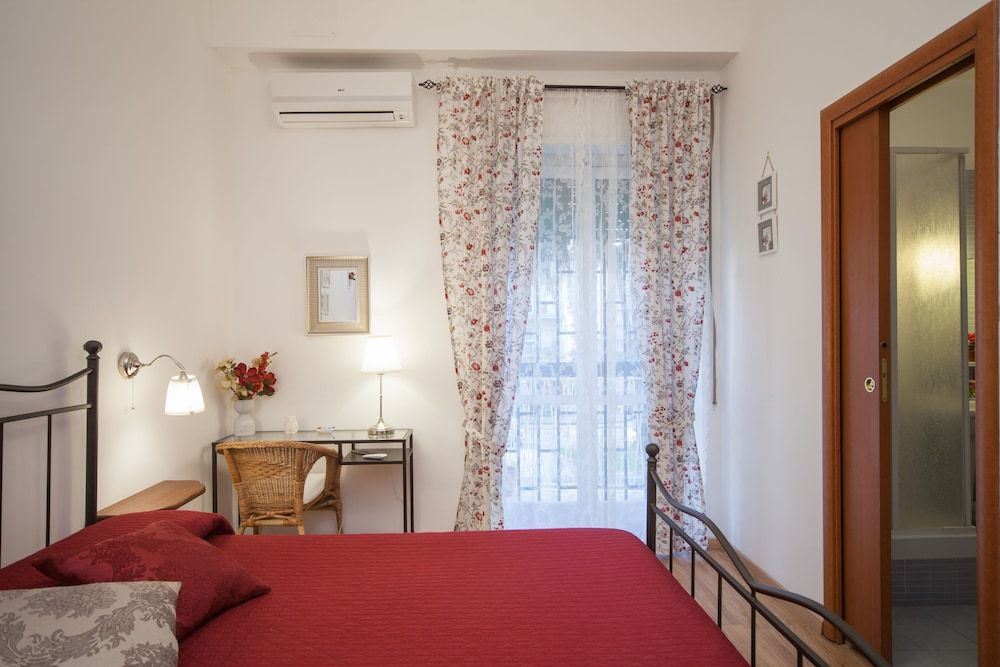 undefined Anthea B&B 7