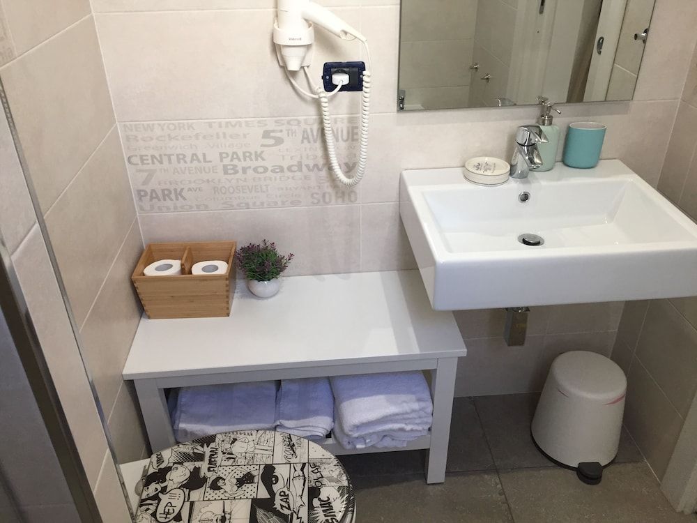 B&B Prestige Deluxe Room 6