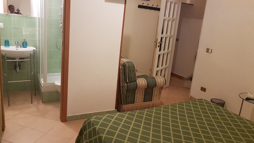 B&B Ai baretti Basic Double Room 4