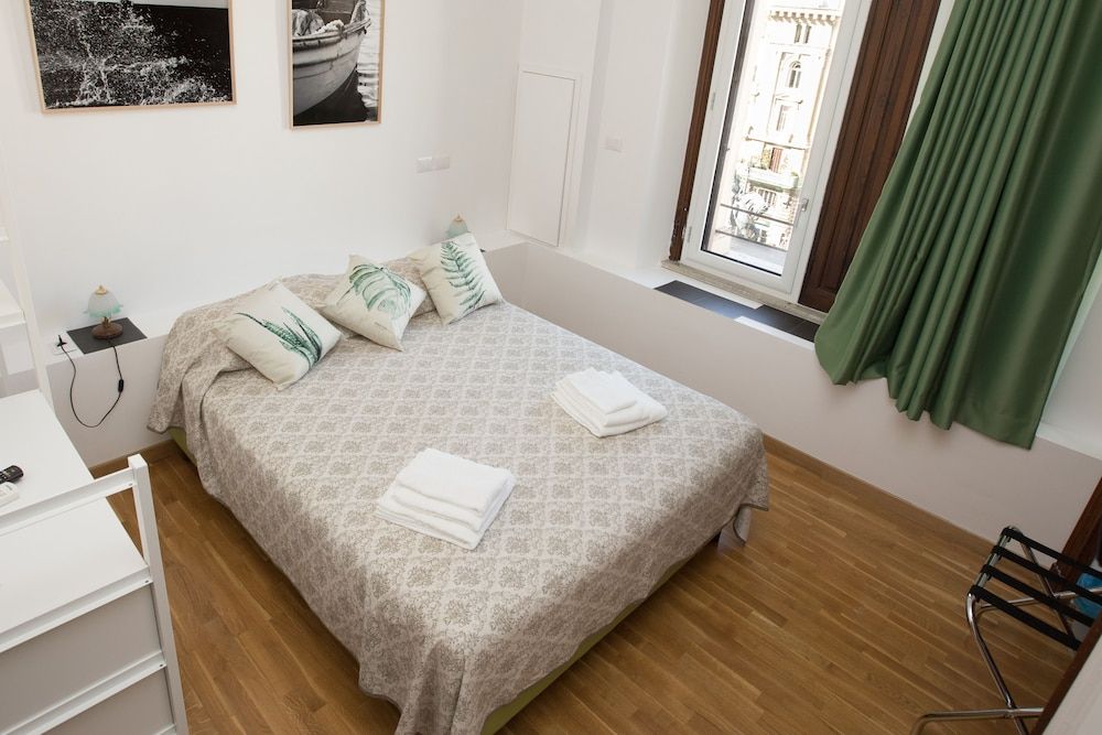 undefined 5 Sirene 7