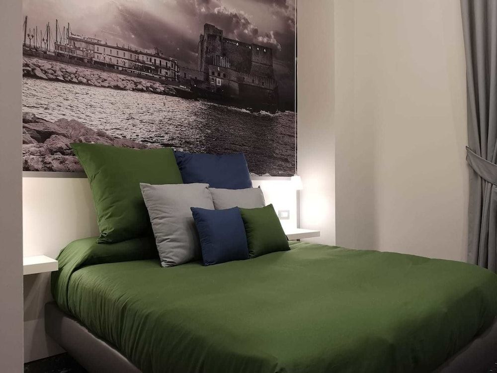 undefined Beverello Rooms