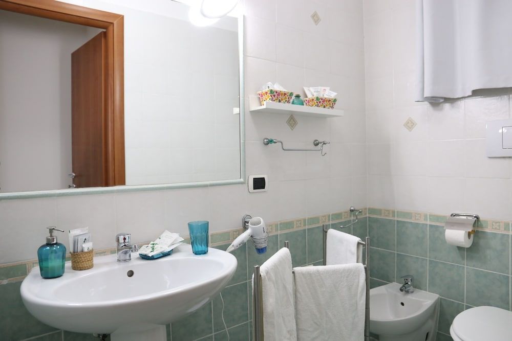 B&B Re Ferdinando Deluxe Quadruple Room 15