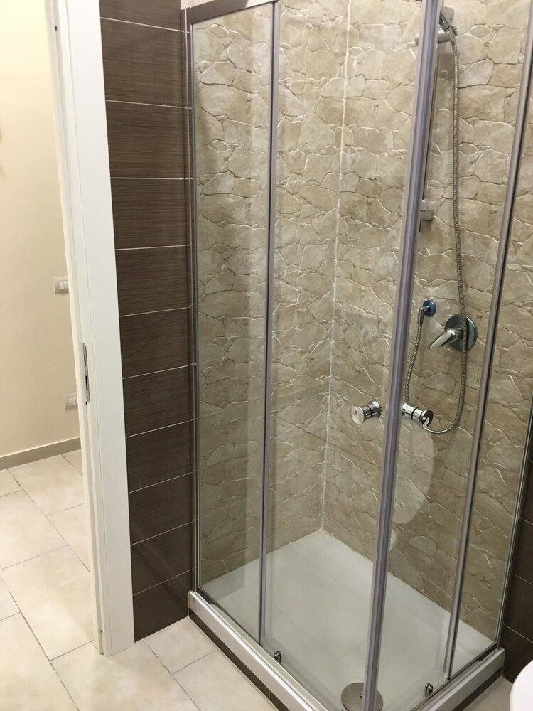 Suite Beatrice Basic Triple Room (Brown) 6