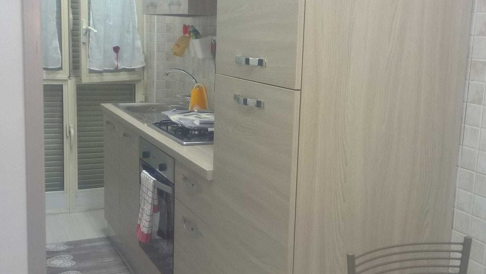 undefined B&B Andrew 6