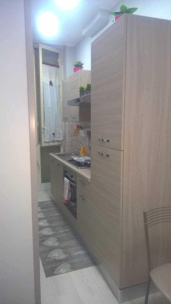 undefined B&B Andrew 8