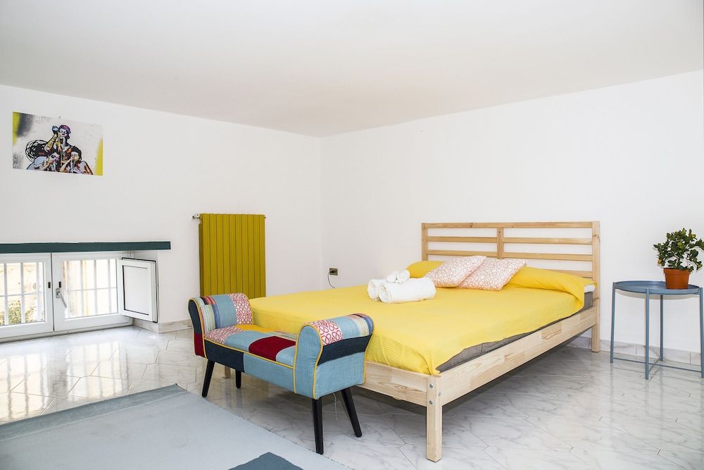 26 Urban Guest House Family Room, Ensuite, Garden View 7