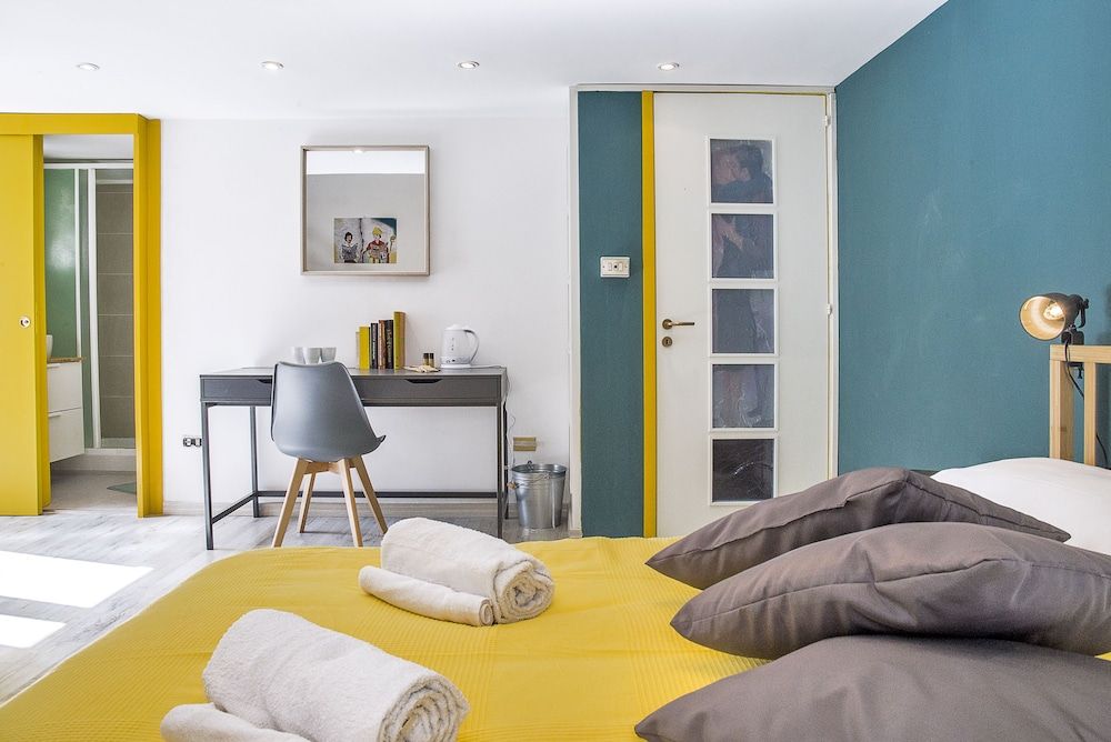 26 Urban Guest House Family Room, Ensuite, Garden View 6