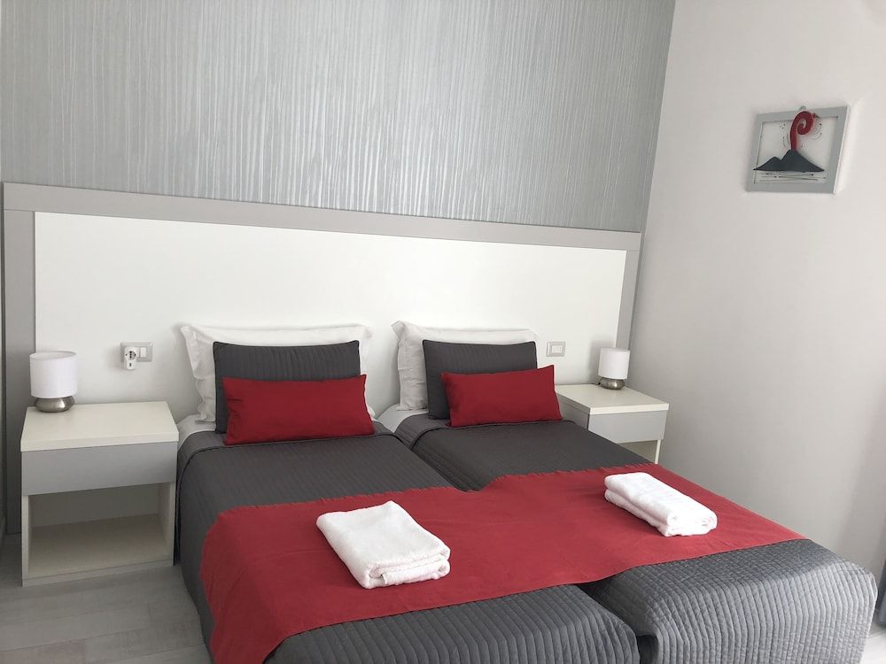 Chiaia Guest House Twin Room 4