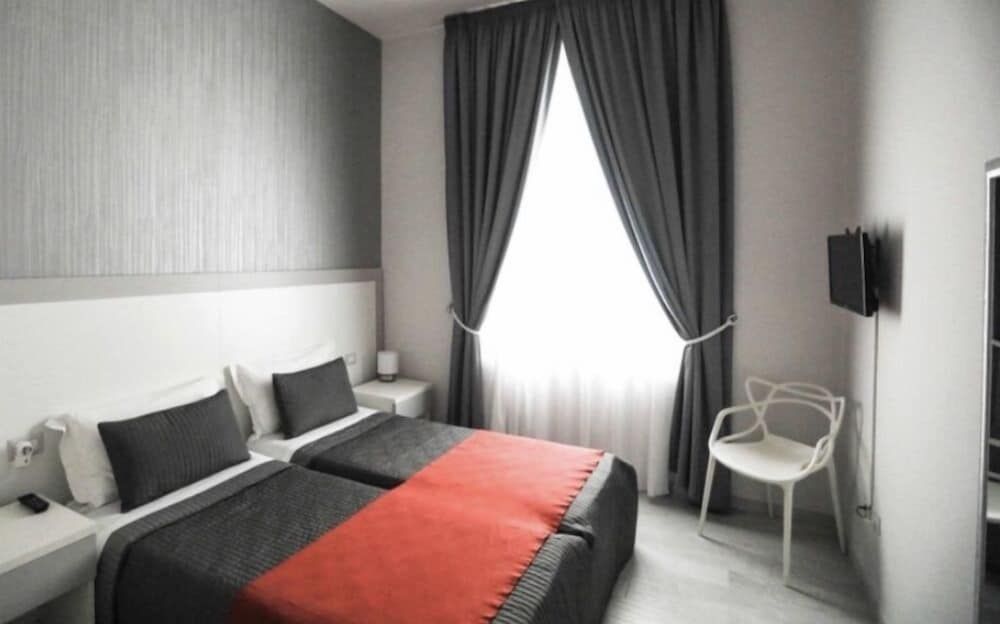 Chiaia Guest House Twin Room 5