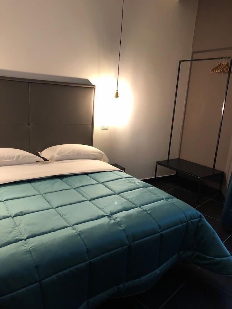 undefined Pit Stop Napoli Centrale 9