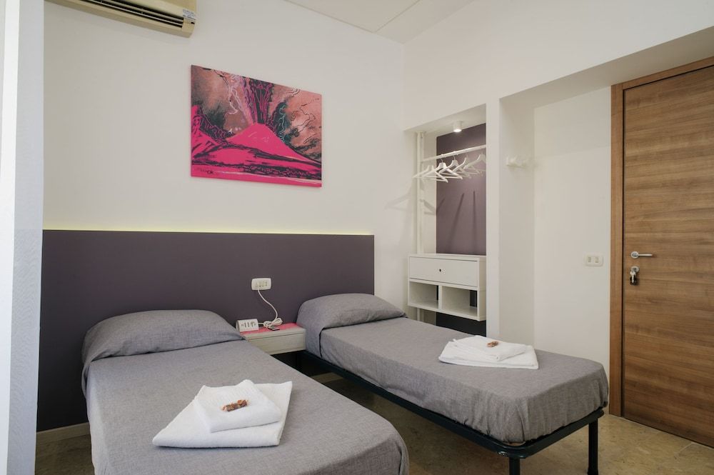 Toledo Stay OK Twin Room (Mercurio) 3