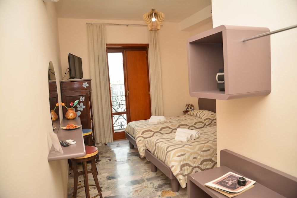 undefined Furturè Rooms 4