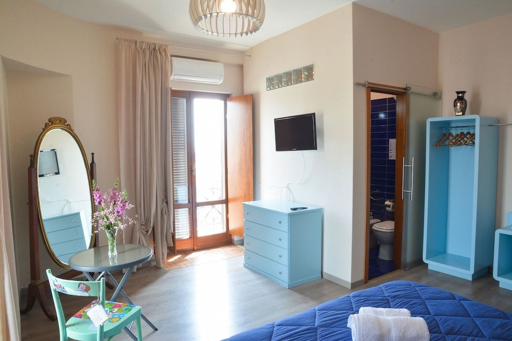 Furturè Rooms Comfort Double Room, Terrace, City View (Blu) 4