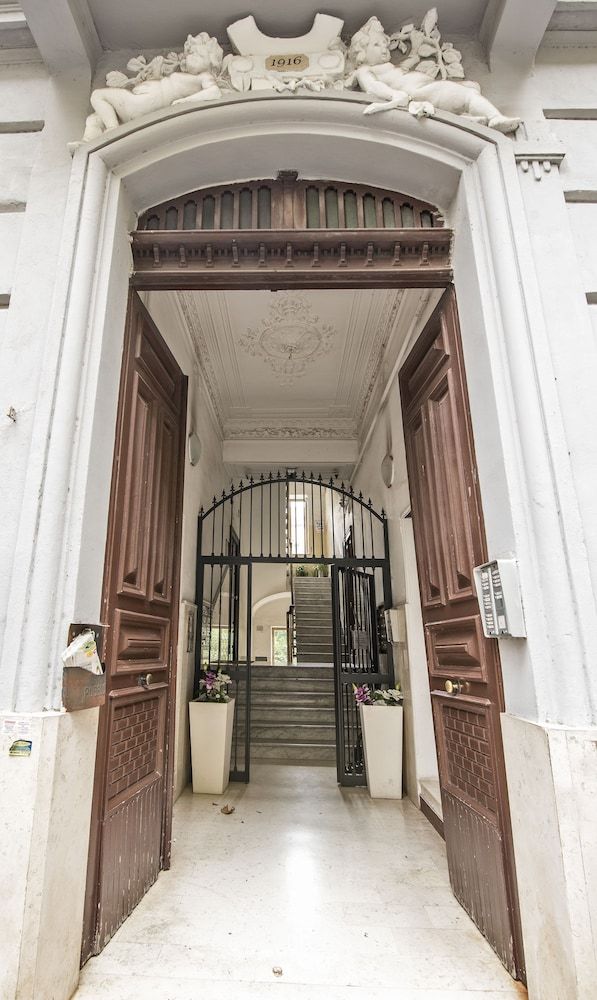 undefined Vomero House 5