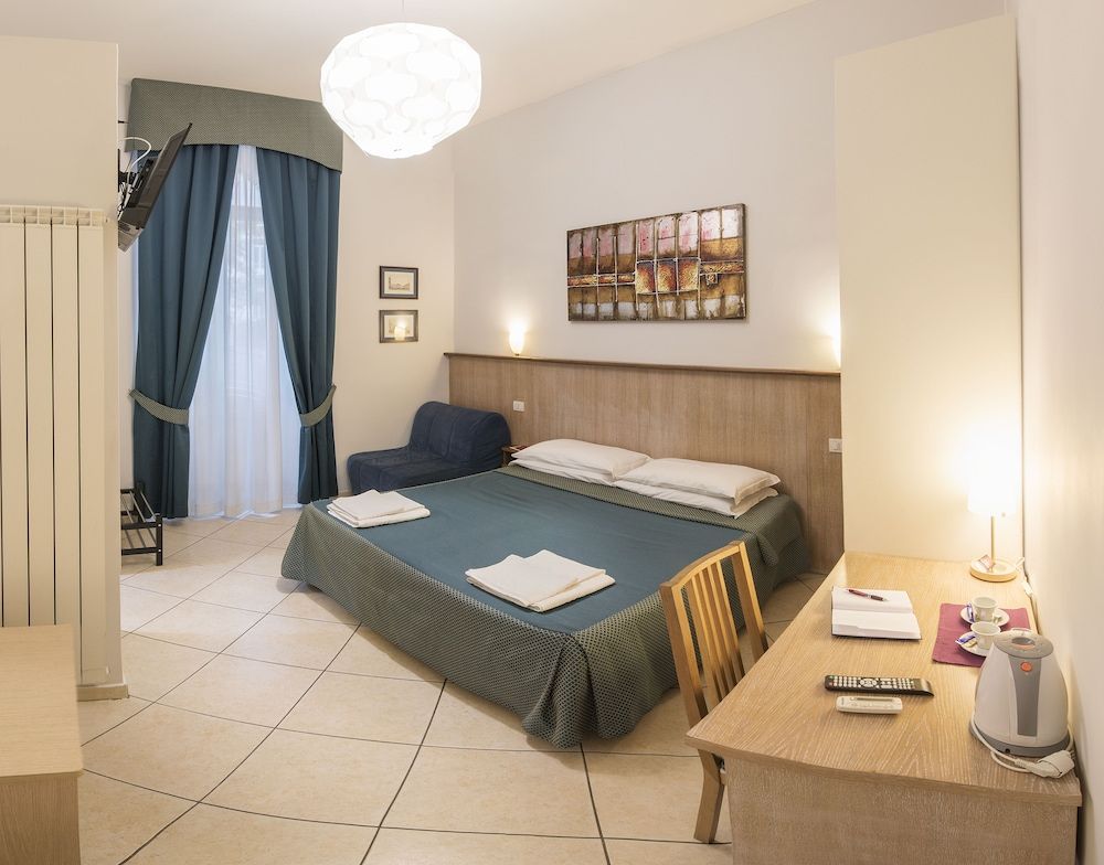 Vomero House Basic Double Room, 1 Queen Bed 4