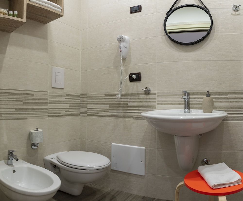 Petrucci B&B Comfort Room, 1 Queen Bed (Room 45 - O' Vino Buono) 8