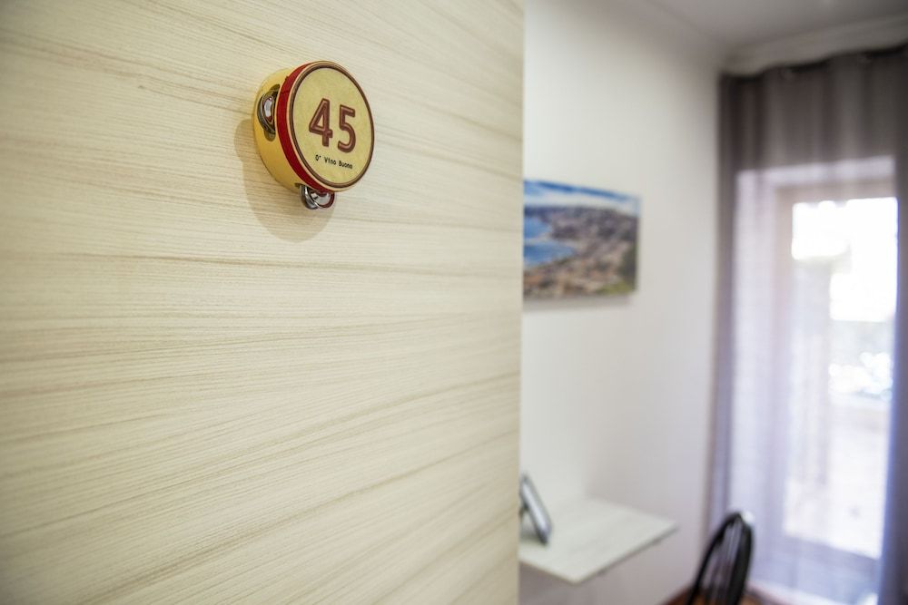 Petrucci B&B Comfort Room, 1 Queen Bed (Room 45 - O' Vino Buono) 3