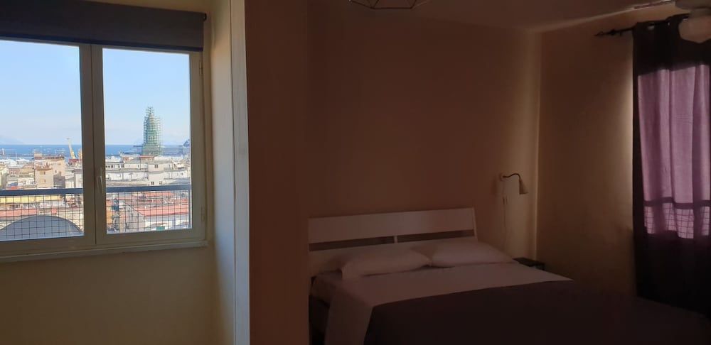 Departure rooms&hostels Deluxe Room, 2 Bedrooms, City View 4