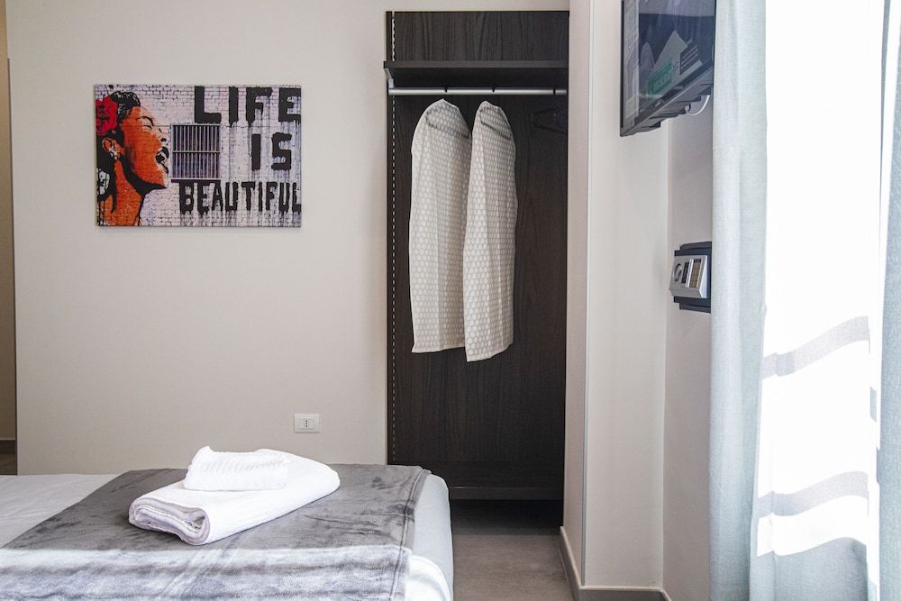 undefined Garibaldi 136 9