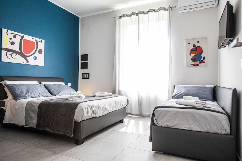 undefined Garibaldi 136 4