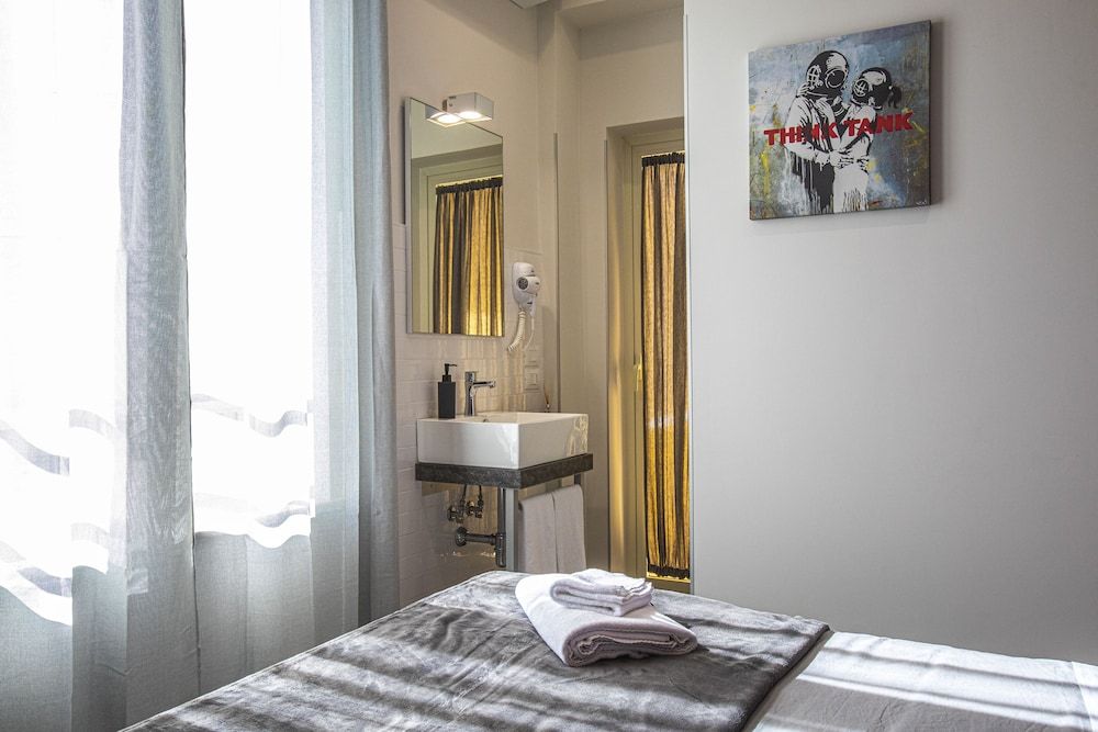 Garibaldi 136 Deluxe Double Room, Balcony 5