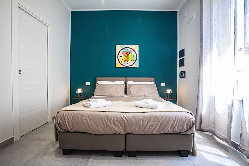 undefined Garibaldi 136 3